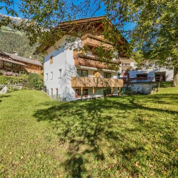 Apartments Hubertus - central St Leonhard - free parking - Netflix - PasseiertalCard included - hiking and biking from doorstep, hotel v destinaci San Leonardo in Passiria
