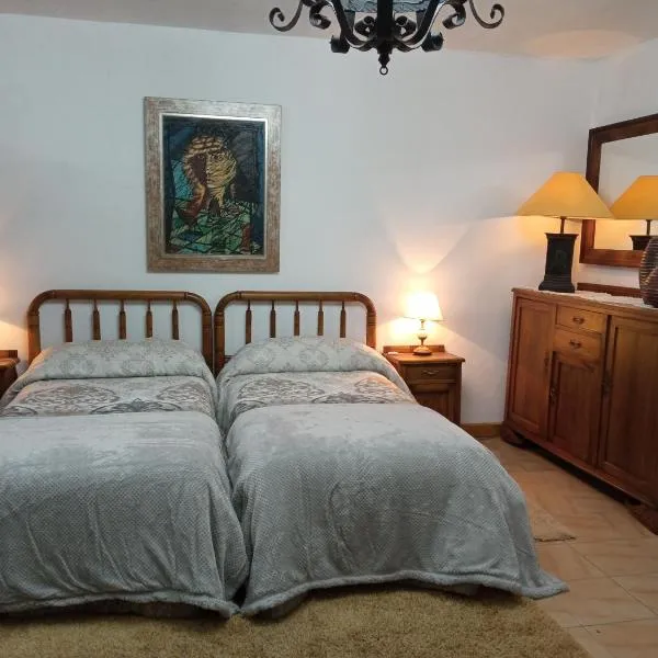 Casa MiraXurés con vistas a la Sierra del Xurés, hotell sihtkohas Ourense