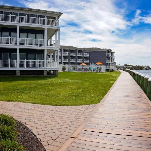Comfort Suites Chincoteague Island Bayfront Resort: Chincoteague şehrinde bir otel
