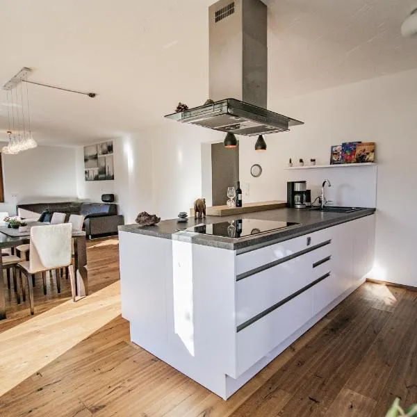 Ferienwohnung mit Terrasse, hotel v destinaci Steinach am Brenner