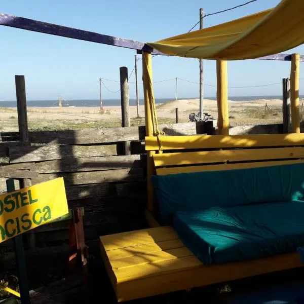 Hostel Francisca, ξενοδοχείο σε La Pedrera