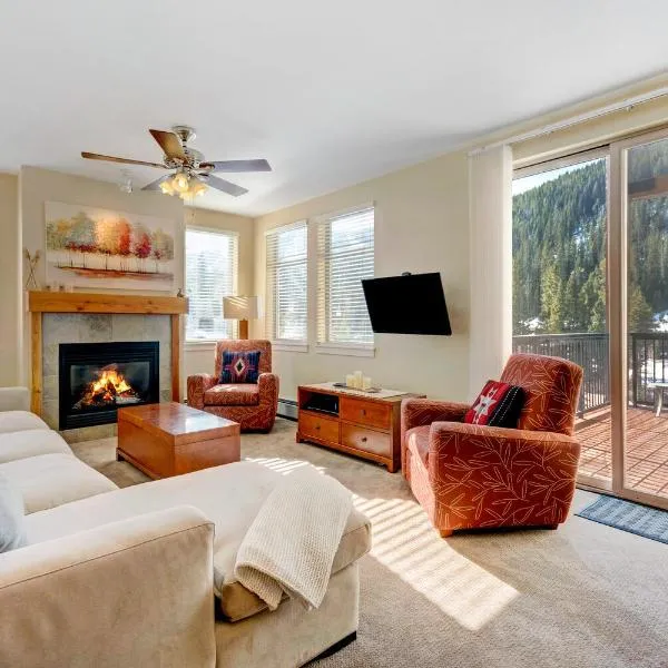 Ski In Ski Out Luxury Condo 4574 I Huge Hot Tub I Great Views I Best Price I FREE Adventures Daily, hotell sihtkohas Winter Park