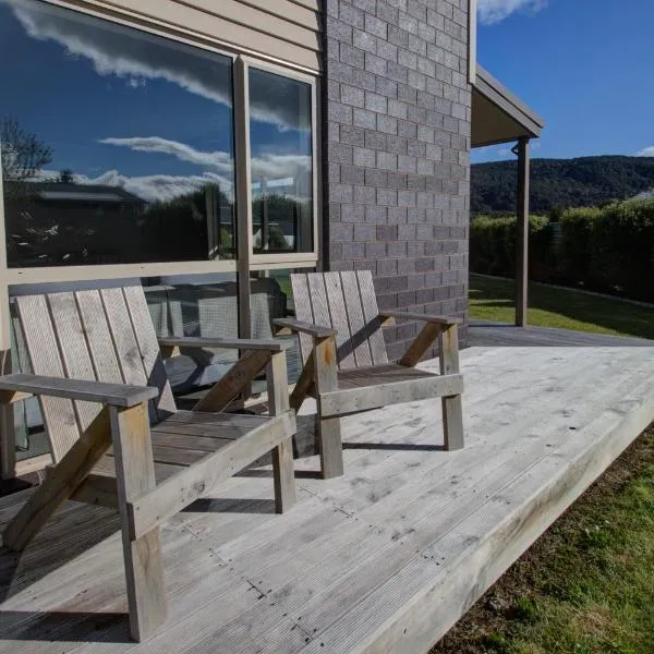 Leigh Cottage Manapouri, hotell i Monowai