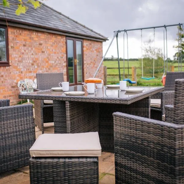 Millmoor Farm Holidays, hotel in Harthill