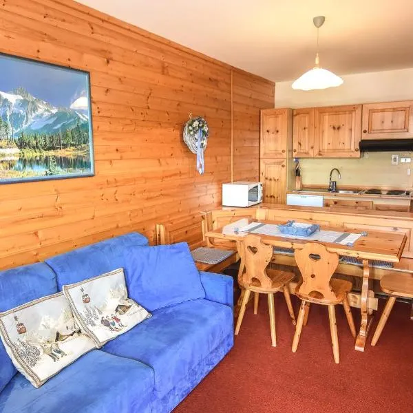 Appartamenti Dolomiti con piscina e sauna, ξενοδοχείο σε Cavalese
