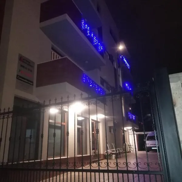 Дунав билдингс, hotel in Pleven