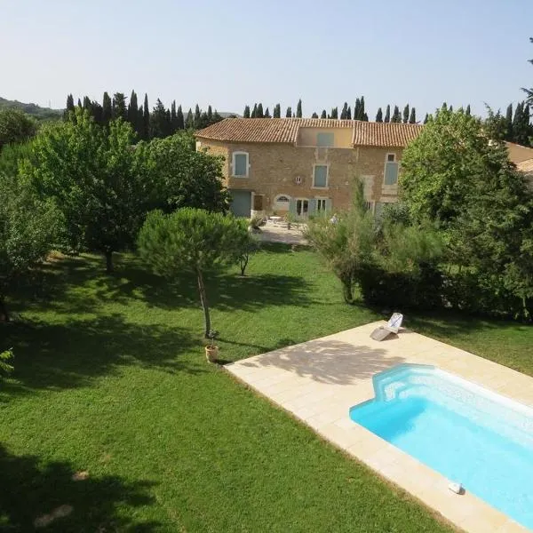 Mas De Martinet, hotel v destinaci Meynes