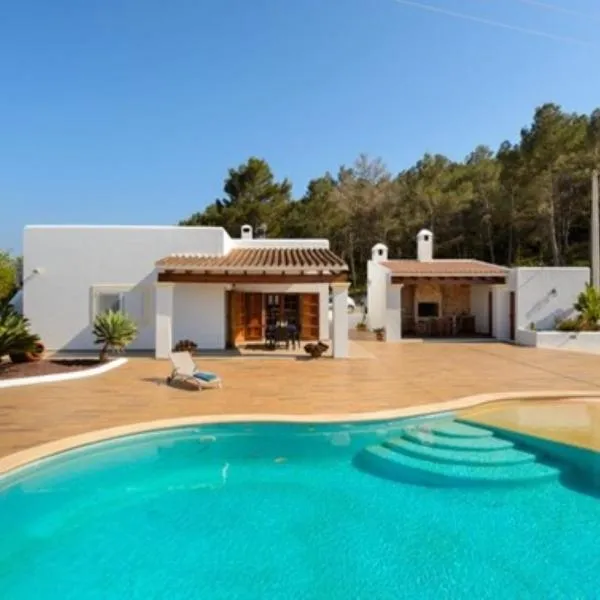 Can Pepe Pujolet, hotel Santa Gertrudisban