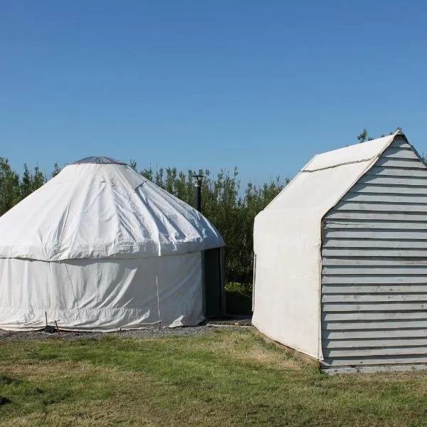 Mill Haven Place glamping yurt 3, hotel v destinaci Haverfordwest