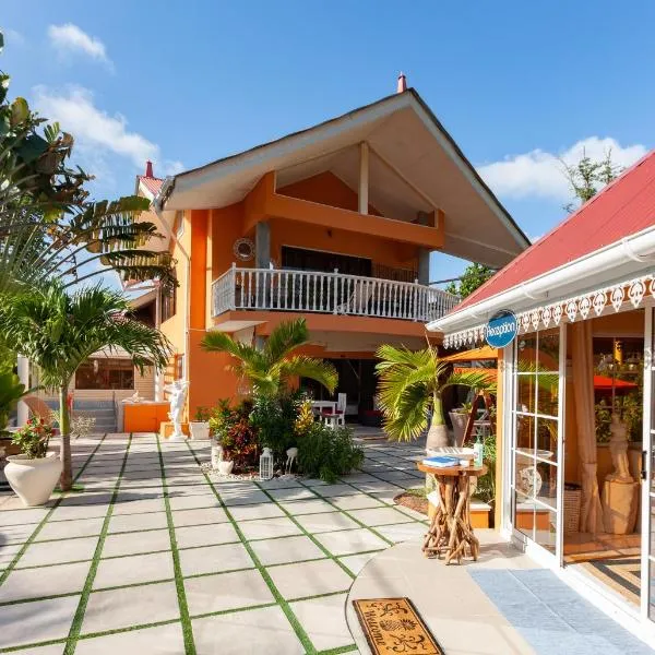 Oceane Self Catering, готель у місті La Réunion