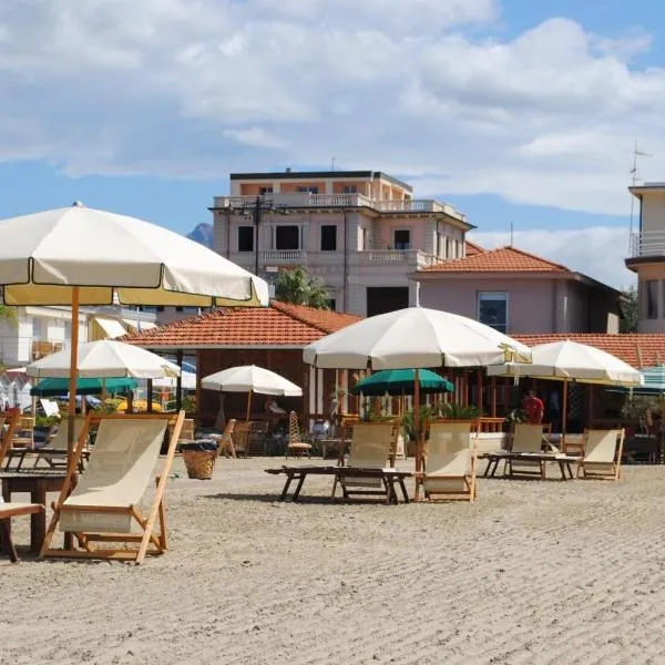 Villa Tina Hotel, hotel vo Viareggio