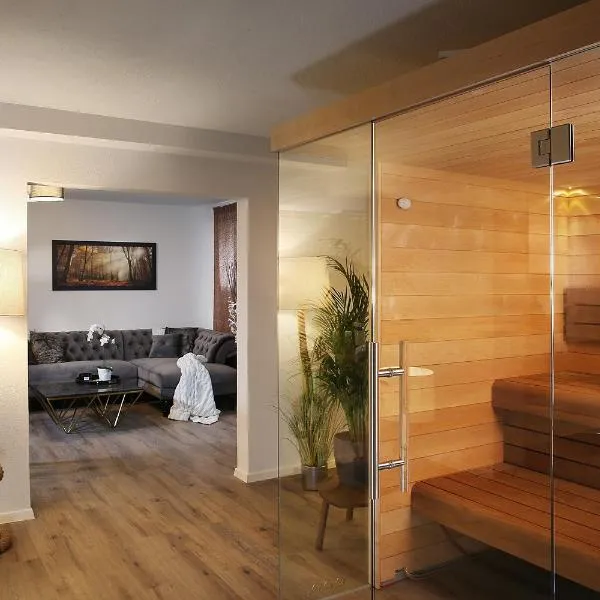 Private Spa LUX with Whirlpool and Sauna in Zurich, hotel in Zurich