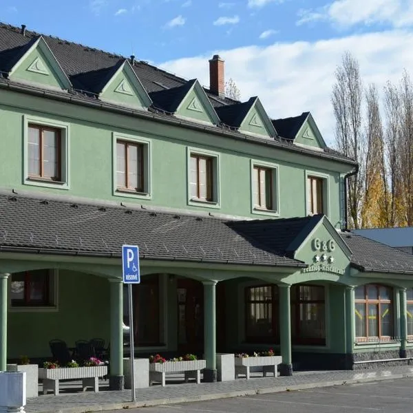 G&G penzion, hotel en Trnovec nad Váhom