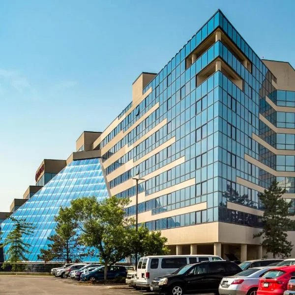 Crowne Plaza Hotel St. Louis Airport by IHG, hotel in Bridgeton