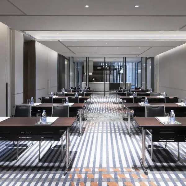 Crowne Plaza Shenzhen World Exhibition and Convention Center by IHG, hotel in Shenzhen