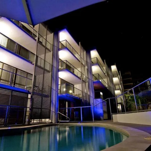 Merrima Court Holidays, hotel di Caloundra