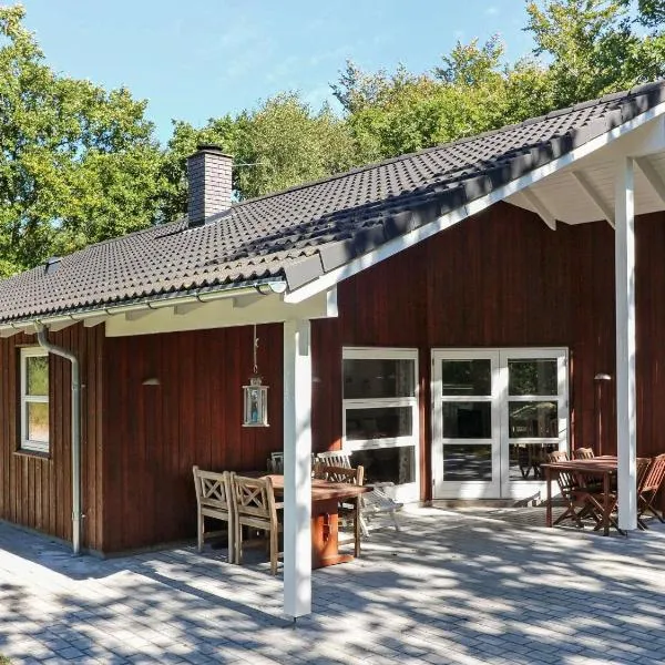 6 person holiday home in Hadsund: Als şehrinde bir otel