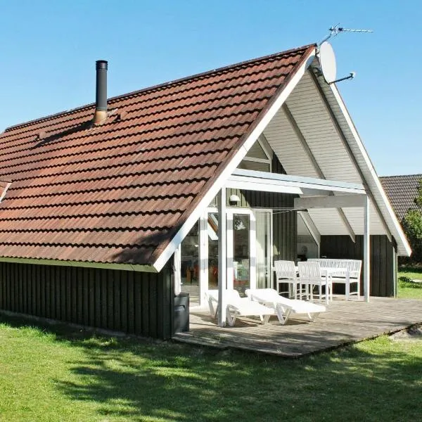 6 person holiday home in R m, hotel in Mølby