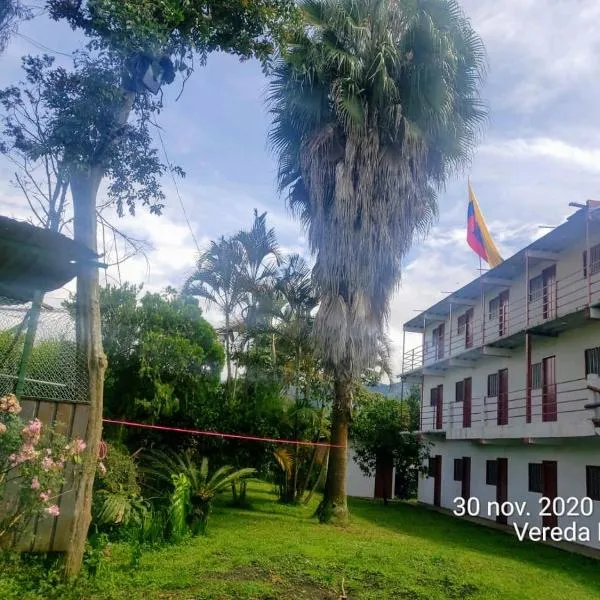 Hotel campestre la libertad, hôtel à Calarcá