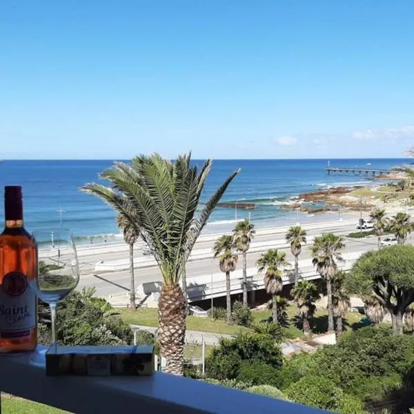 Blue views at Brookes Hill Suites, hotel in Port Elizabeth