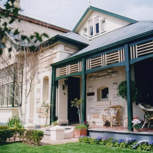 Water Bay Villa Bed & Breakfast, hotel v destinaci Glenelg