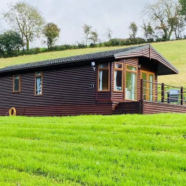 Luxury Farm Cabin in the Heart of Wales, hotel em Cowbridge