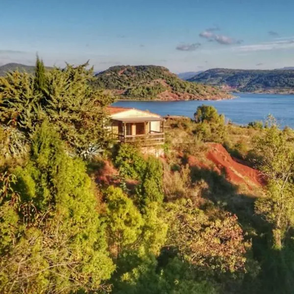 Studio 32m2 - dans propriété avec vue imprenable sur le Lac du Salagou – hotel w mieście Liausson