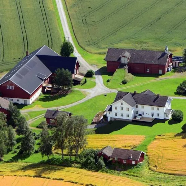 Drengstua på Dahl Østre, hótel í Stange