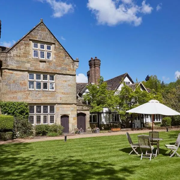 Ockenden Manor Hotel & Spa, hotel in Bolney