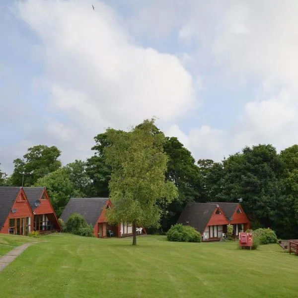Coastal Chalet - Sleeps 6 - Pool - Parking, hotel v destinaci Kingsdown
