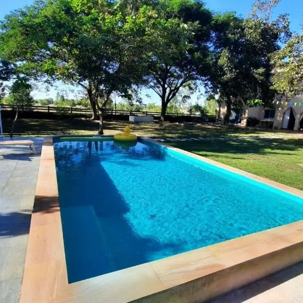 Kampu Nature Pool Villa Rayong, хотел в Районг