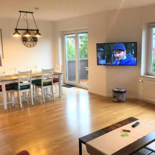 EXKLUSIVE Ferienwohnung in Einbeck, 3 Schlafzimmer mit Balkon!, hotel in Einbeck