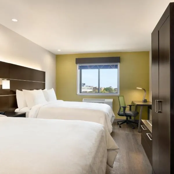 Holiday Inn Express JFK - photo 2