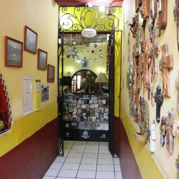 Hostel Casa Zalaoui, hotel in Guadalajara