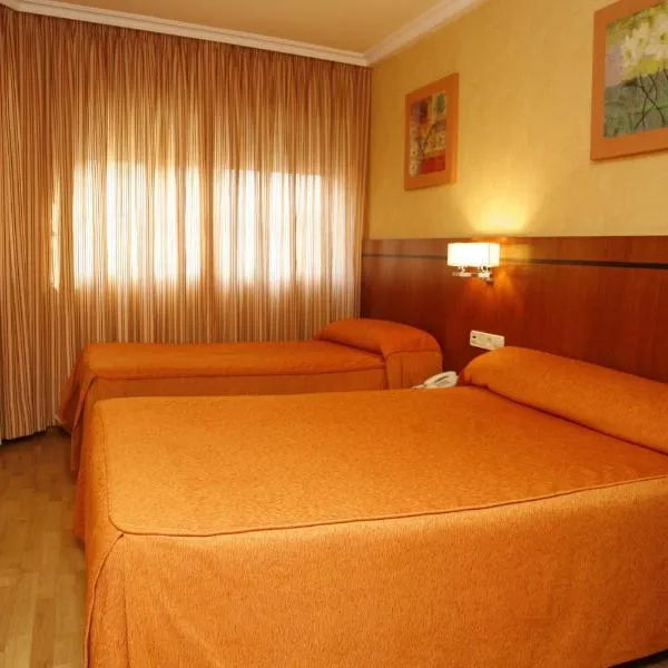 Hotel HHB Pontevedra Confort، فندق في بونتيفيدرا