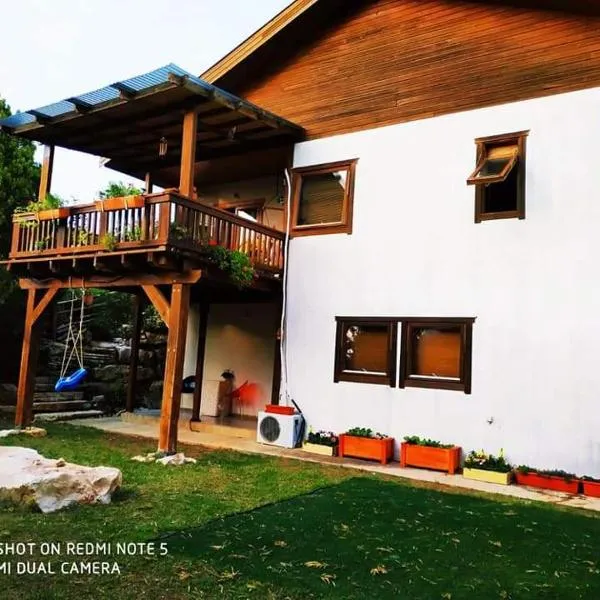 אירוח בכפר ורדים גברת פלפלת, hotel v destinaci Kefar Weradim