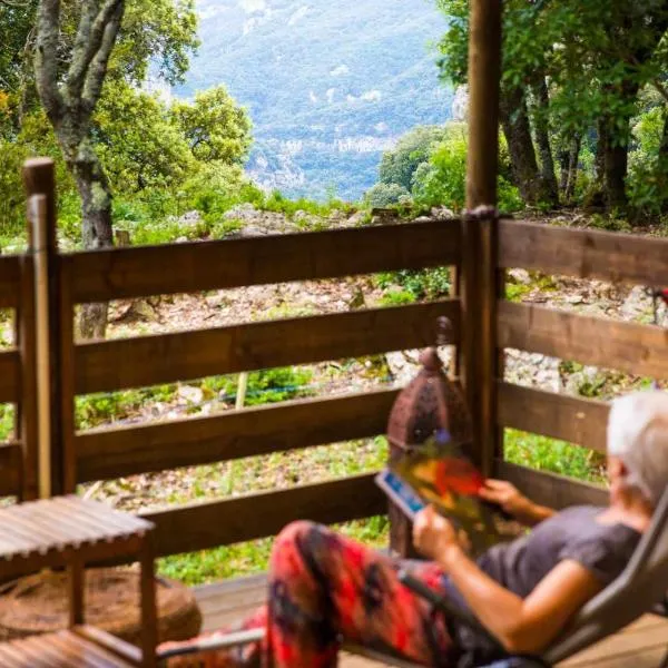 Camping Mille Étoiles, hotel v destinaci Labastide-de-Virac