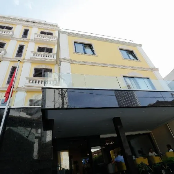 Oxford hotel, hotel v destinaci Tirana
