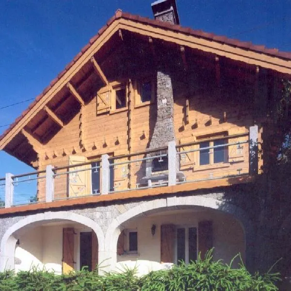 Chalet charmant à La Bresse avec terrasse et jardin clôturé, hotel in La Bresse