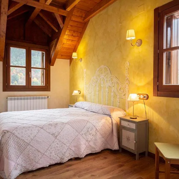 Apartamentos Onki Xin, hotel v destinaci Isaba
