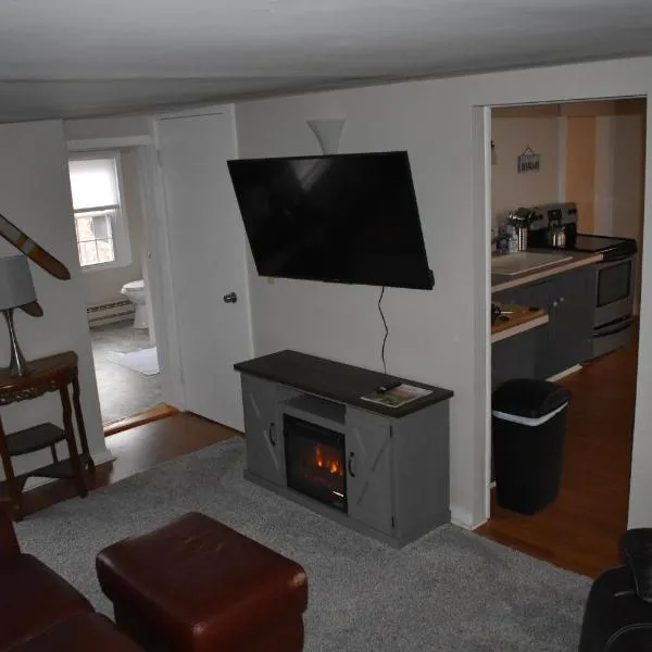 North Creek All Season Rental, Hotel in Schroon Lake