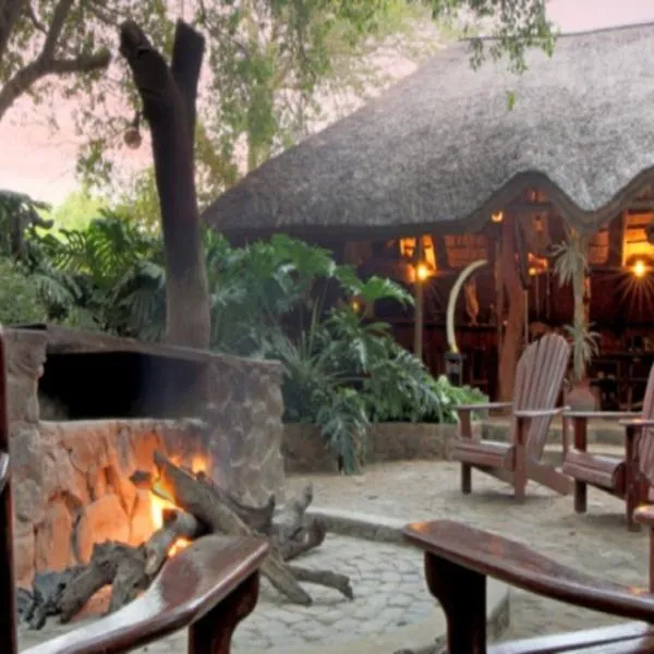 Valamanzi Lodge in Nyati Wilderness, hotel in Vaalwater