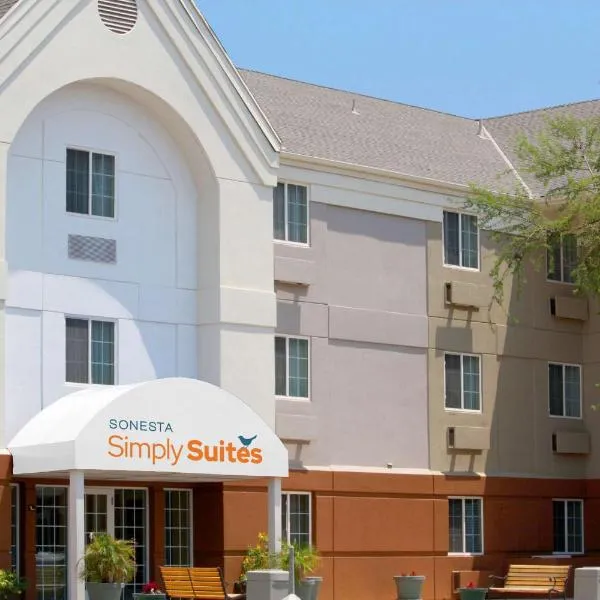 Sonesta Simply Suites Phoenix Glendale, hotel sa Lake Biltmore Estates