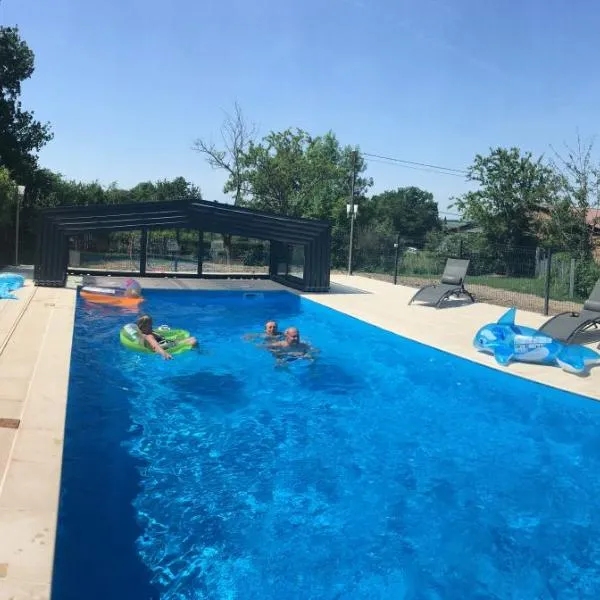 ALAGUYAUDER LE GITE DE L'ETANCHEE, Hotel in Châtillon-sur-Broué