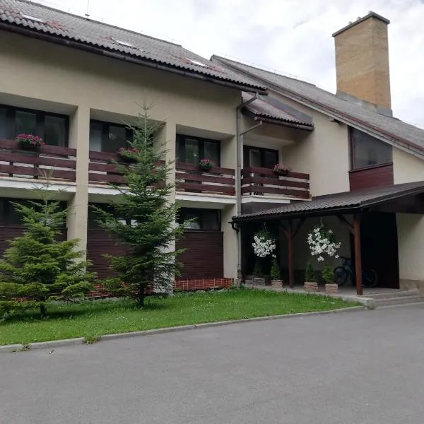 Turistická ubytovňa Zuberec pod Grápou, hotel u gradu Zuberec