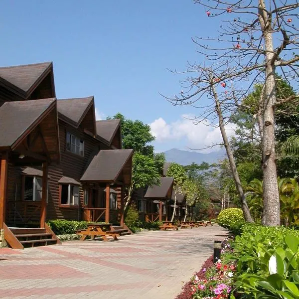Master Bear Resort, hotel v destinaci Jiafeng