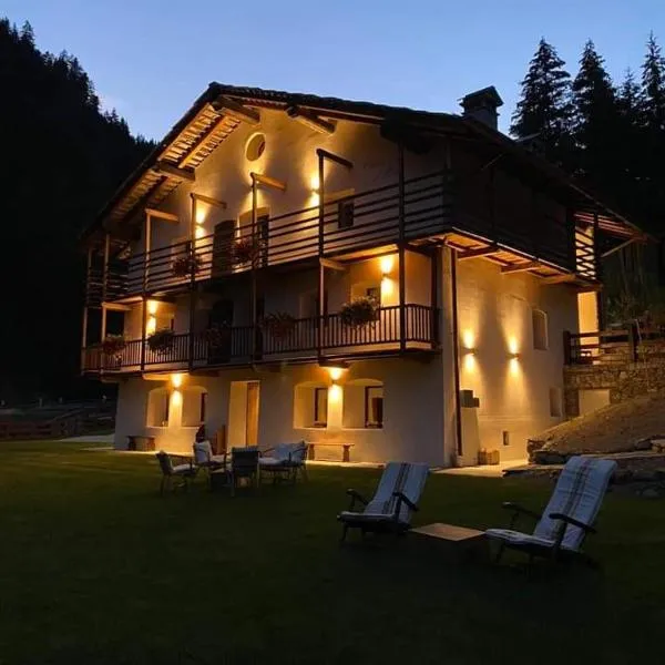 FORESCH HUS CHAMBRES D'HOTES, hotell i Gressoney-Saint-Jean