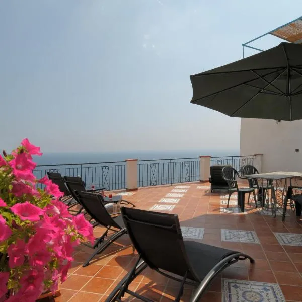 Terrazza di Rosa - sea view, Hotel in Praiano