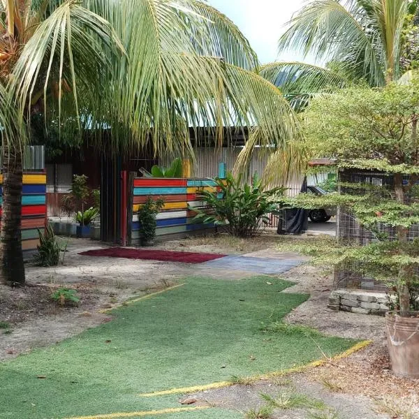 Tony’s Guesthouse at Teluk Bahang, hotel v destinaci Batu Feringgi