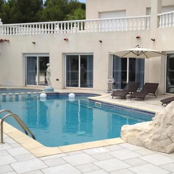 La Pinède D'Estarac, hotel v destinaci Bages